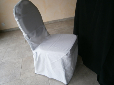 housse blanche pour les chaises